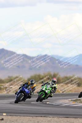 media/Nov-16-2025-Race Pace (Sun) [[8c5fa54630]]/Non Verified Riders (1st 20 Minutes)/5-Turn 15 (110pm)/